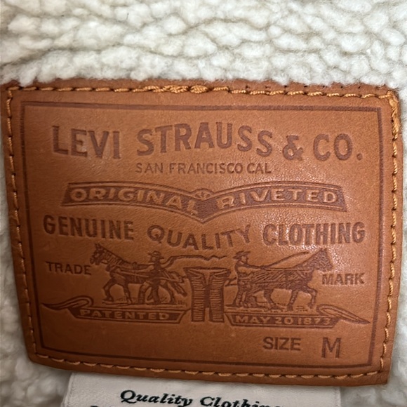 Levi’s • Cropped Black & Red Plaid Corduroy & Sherpa Trucker Jacket Size Medium - Picture 5 of 17